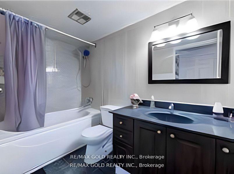 2 Bedrooms Condo at 10 Tapscott, Toronto For sale