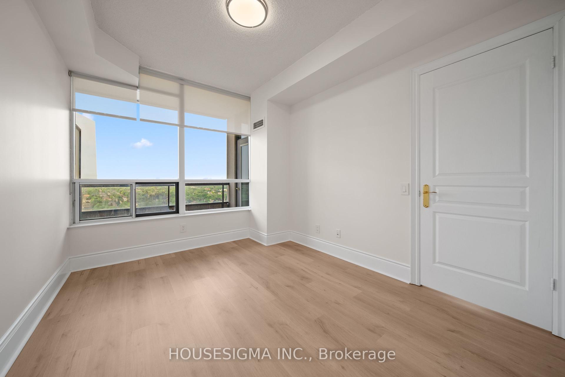 3 Bedrooms Condo at 5 Northtown, Toronto For sale