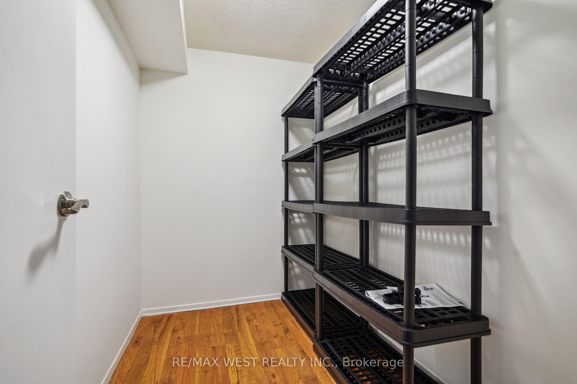 2 Bedrooms Condo at 256 Jarvis, Toronto For sale