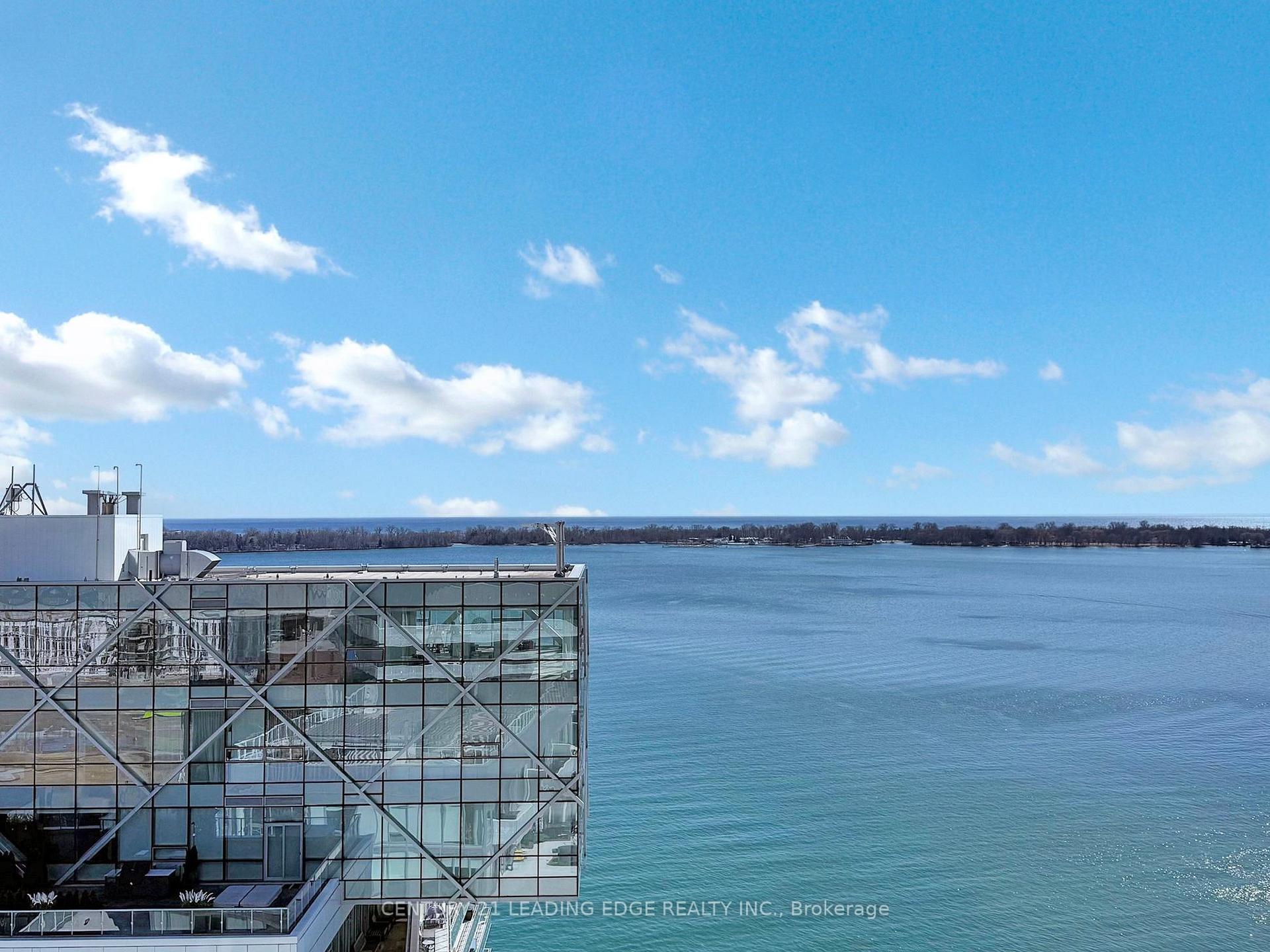 1 Bedroom Condo at 15 Queens,  Toronto For sale