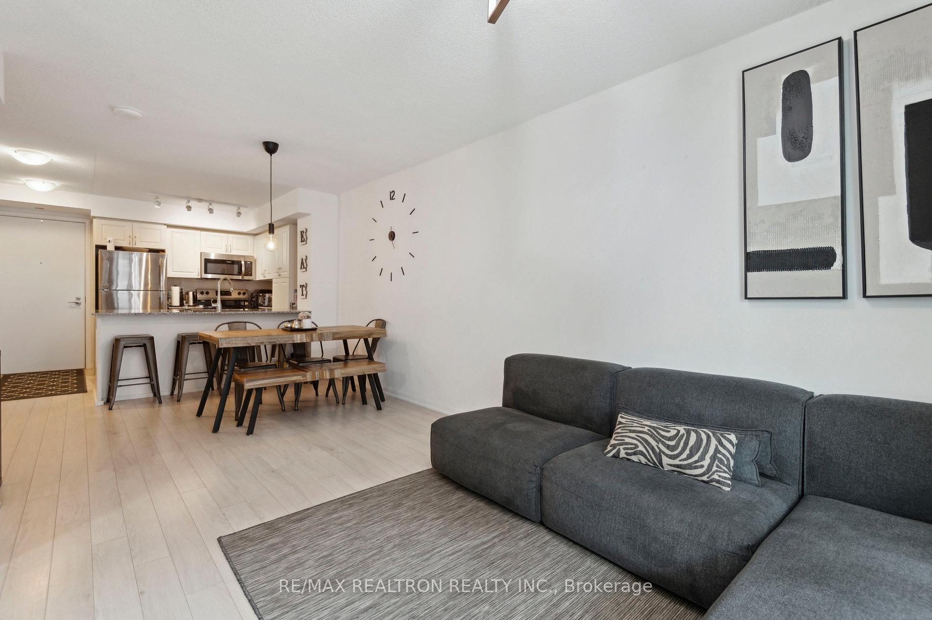 2 Bedrooms Condo at 3091 Dufferin, Toronto For sale