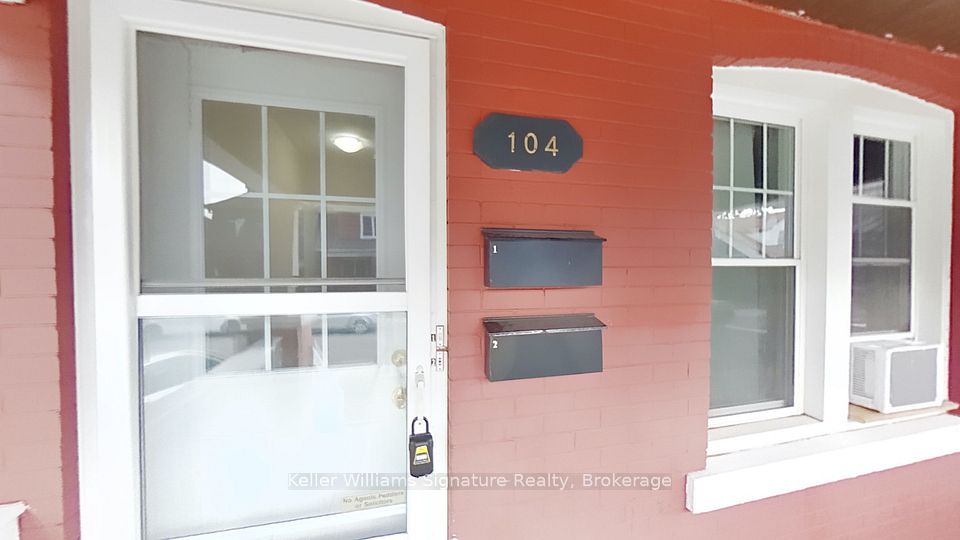 104 Rosslyn