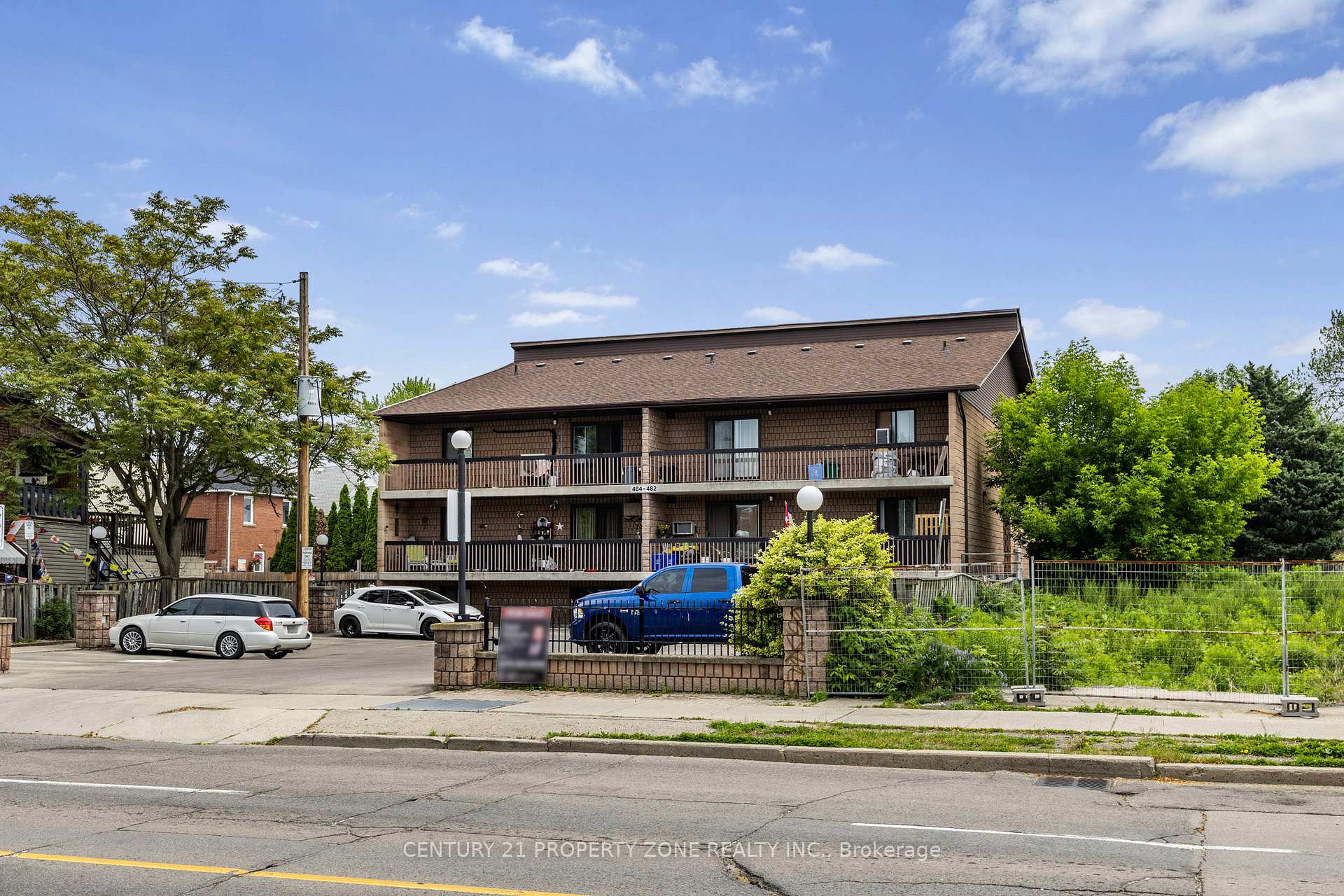 2 Bedrooms Condo at 482 James, Hamilton For sale