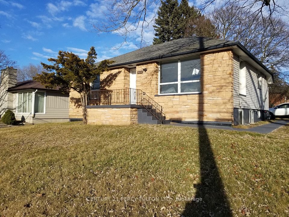 #Mainflr - 401 Anderson Street, Whitby, ON L1N 3V8