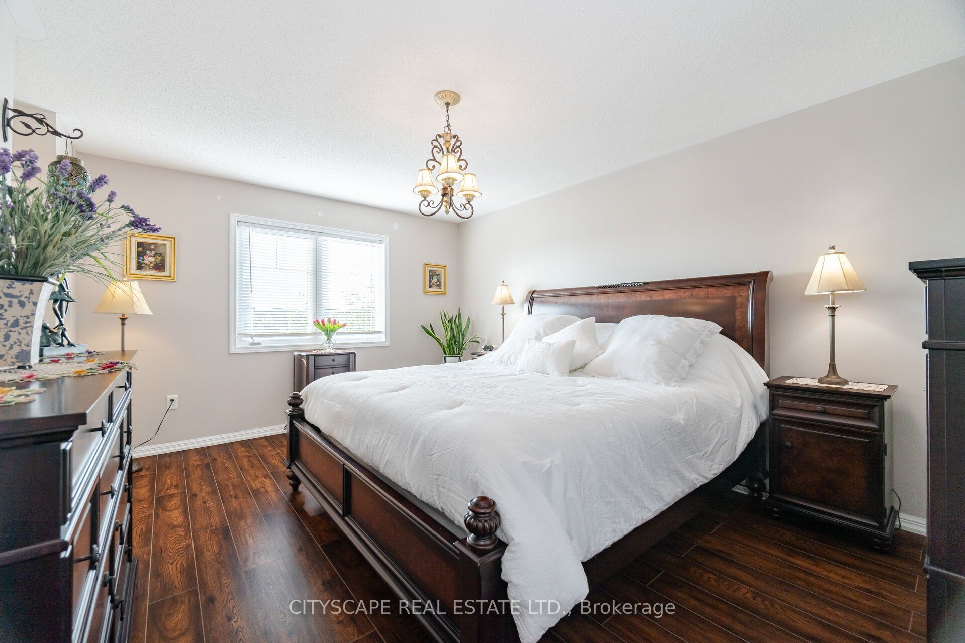 657 Symons Cross