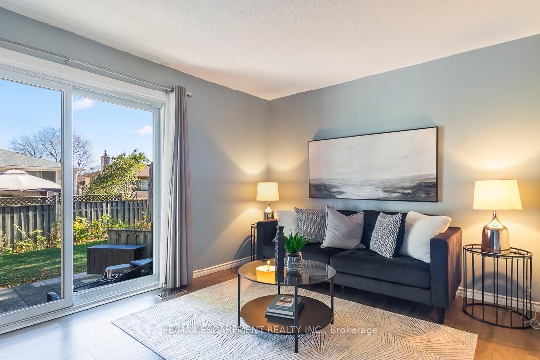 3 Bedrooms Condo at 1301 Upper Gage, Hamilton For sale