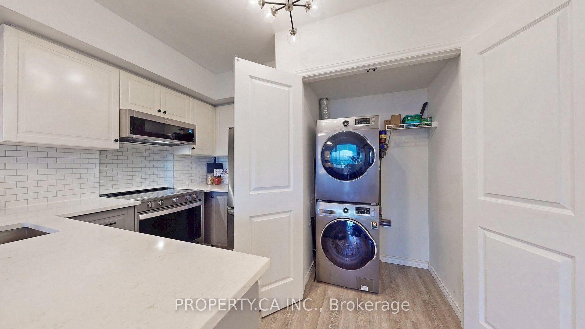 140 Bathurst Street, #Ph02
