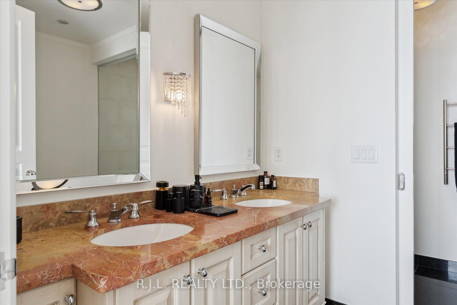 1 Bedroom Condo at 183 Wellington, Toronto For sale