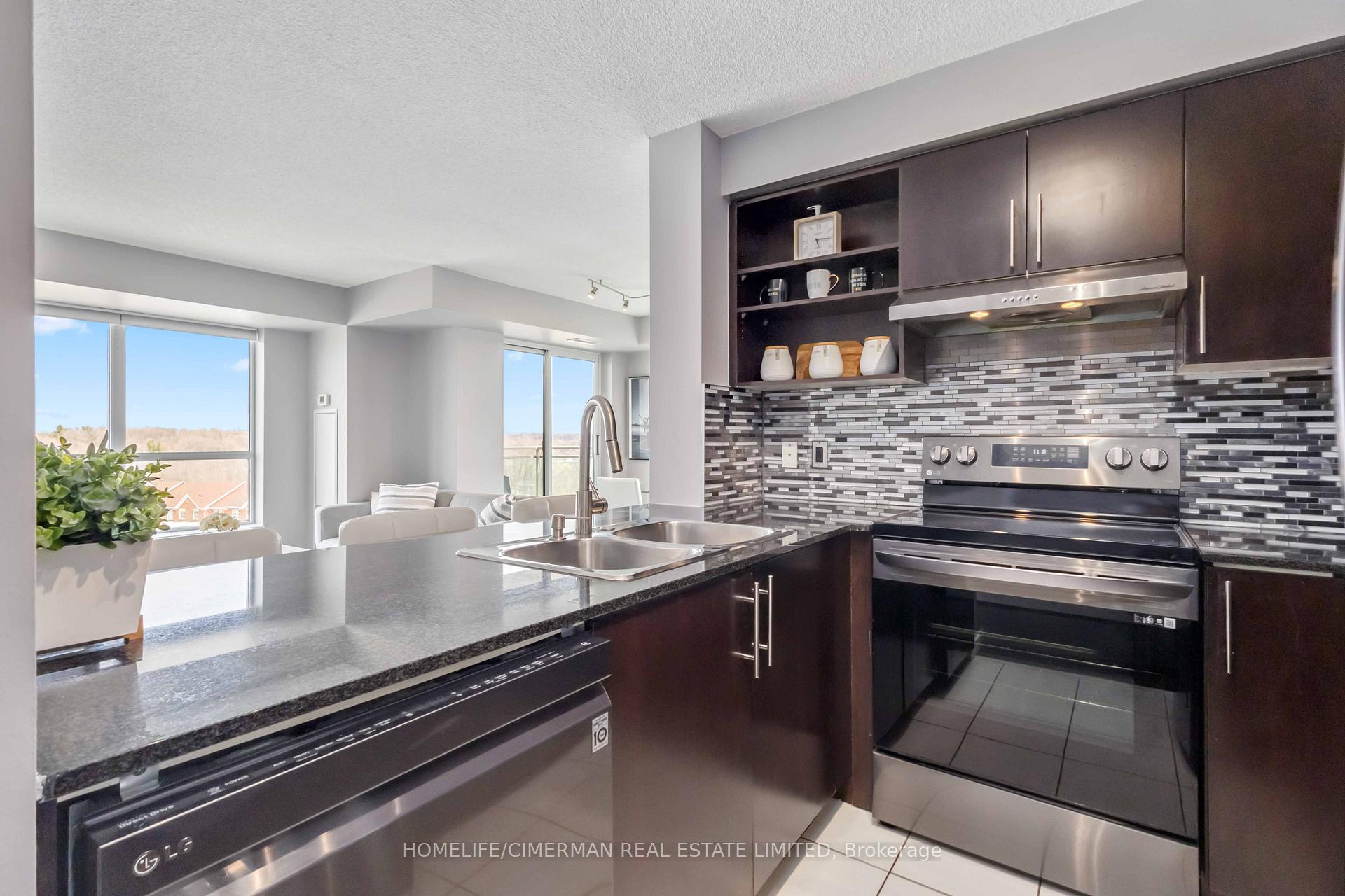 3 Bedrooms Condo at 120 Dallimore, Toronto For sale
