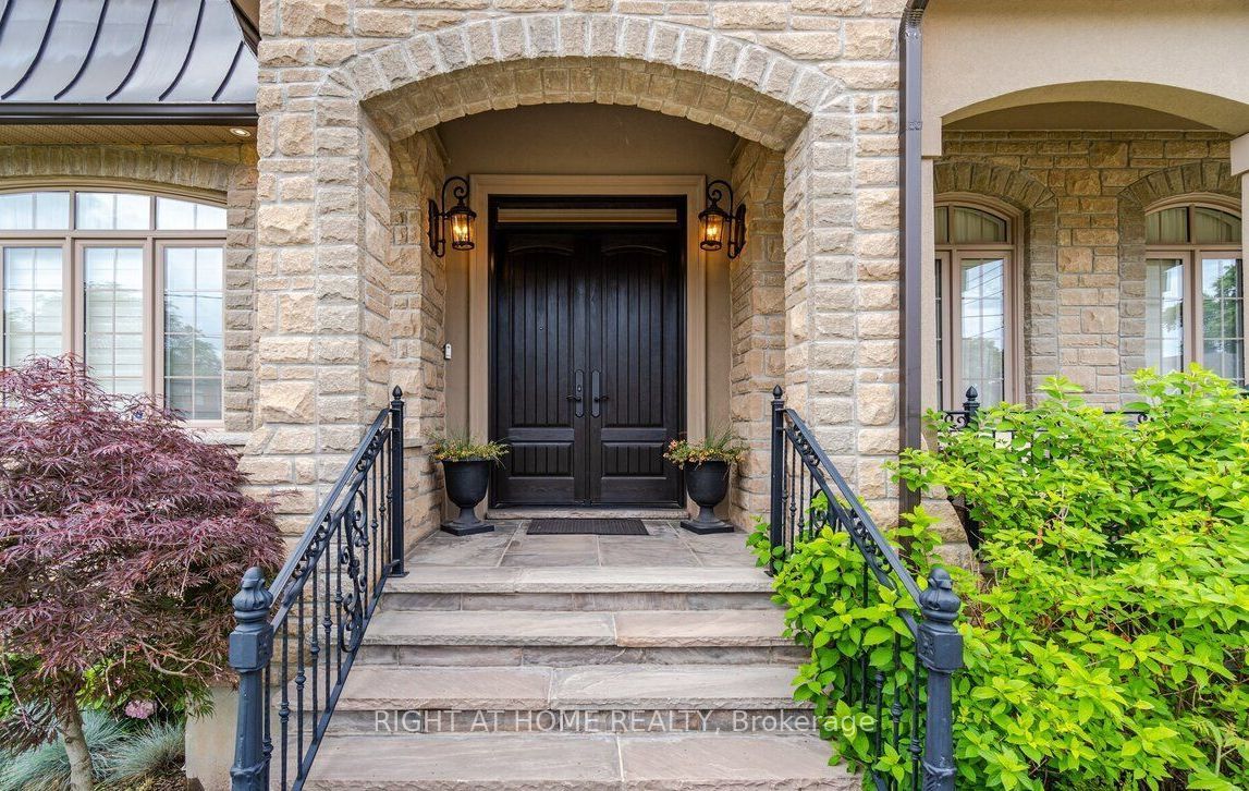 523 BROOKSIDE Drive