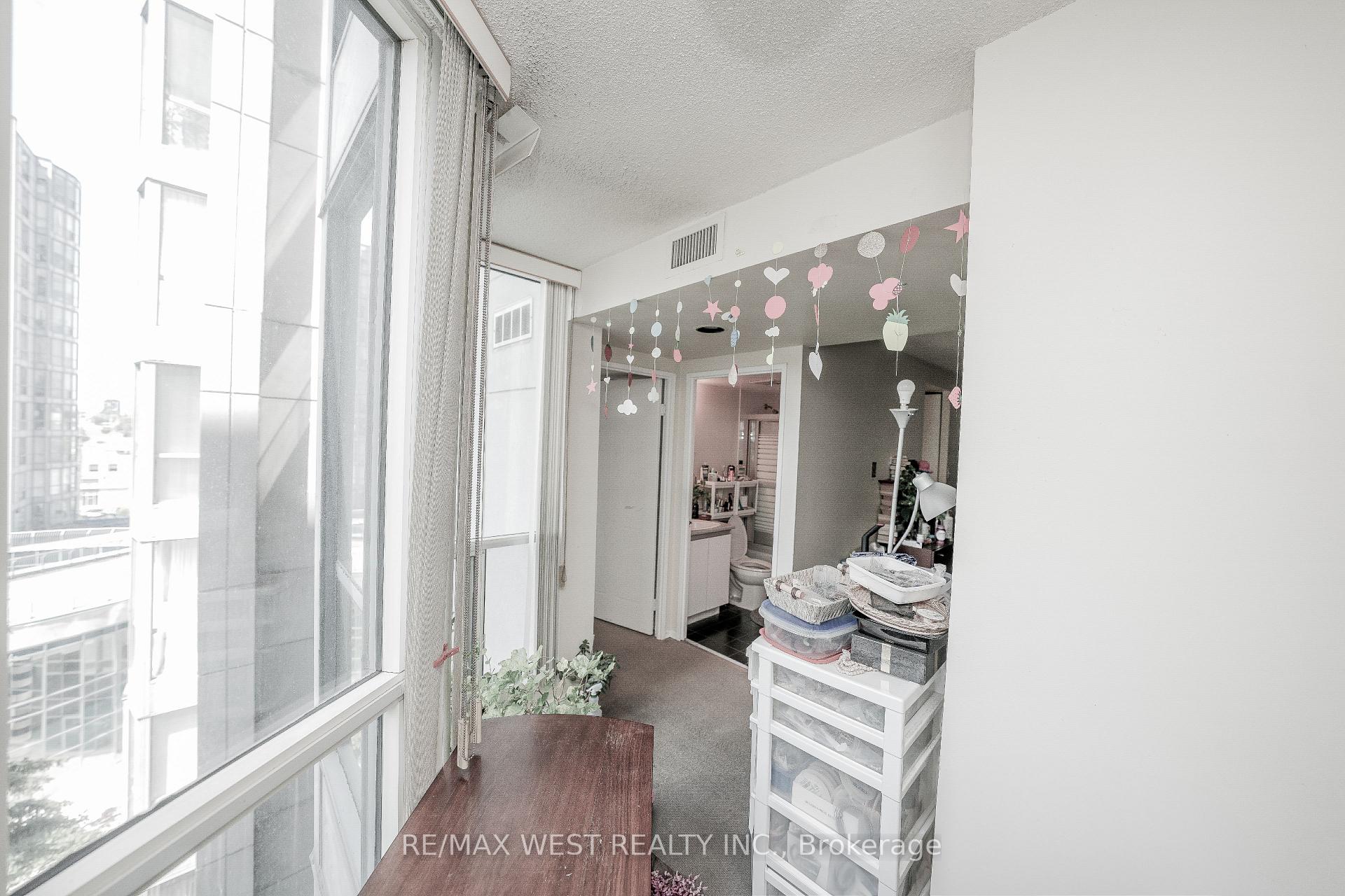 2 Bedrooms Condo at 1470 Midland, Toronto For sale