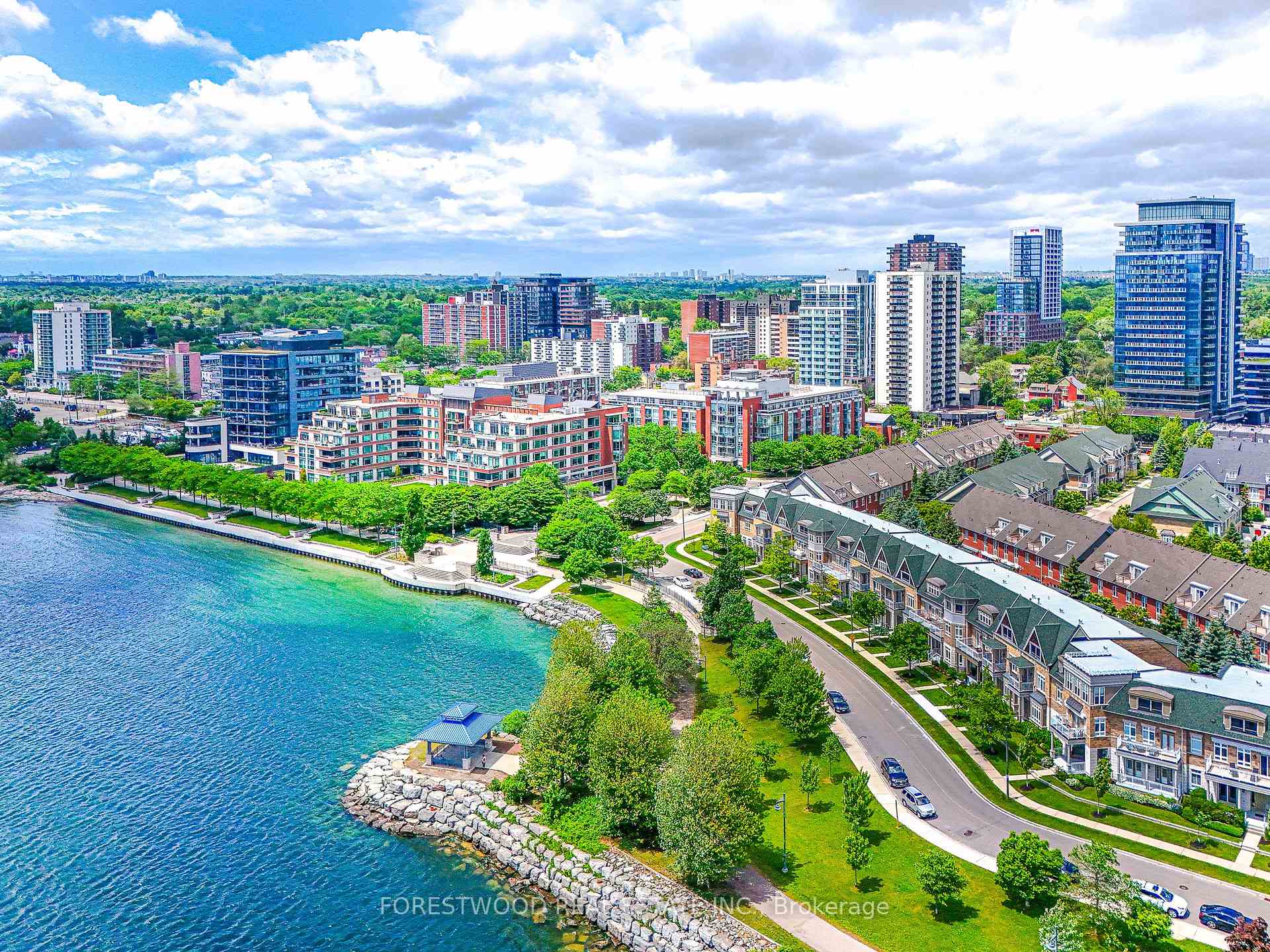 2 Bedrooms Condo at 80 Port, Mississauga For sale