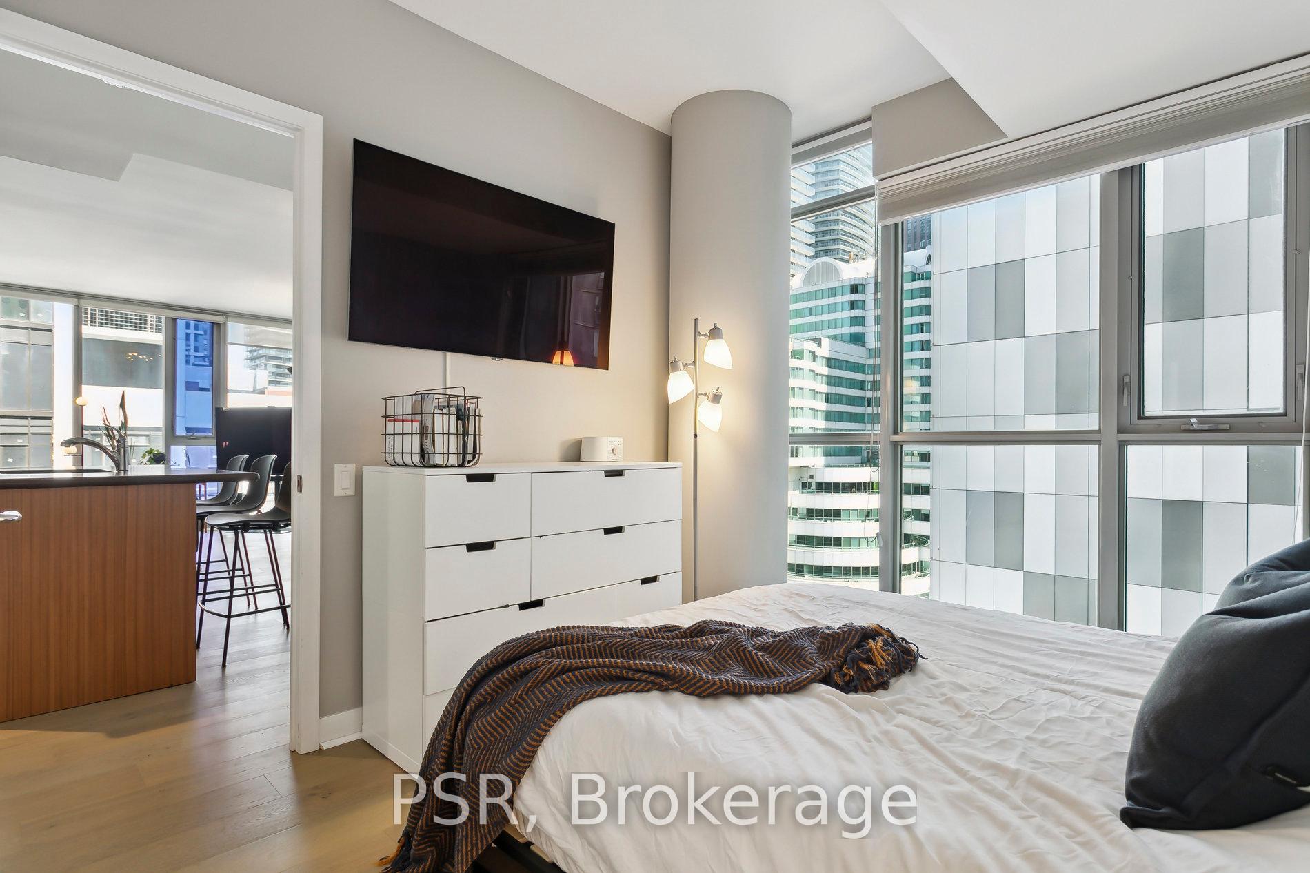 2 Bedrooms Condo at 375 King, Toronto For sale