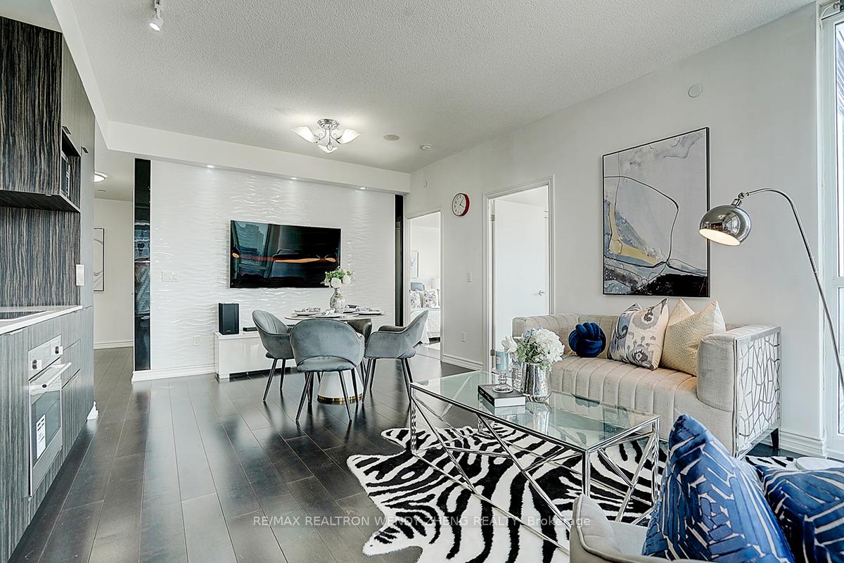 2 Bedrooms Condo at 52 Forest Manor, Toronto For sale