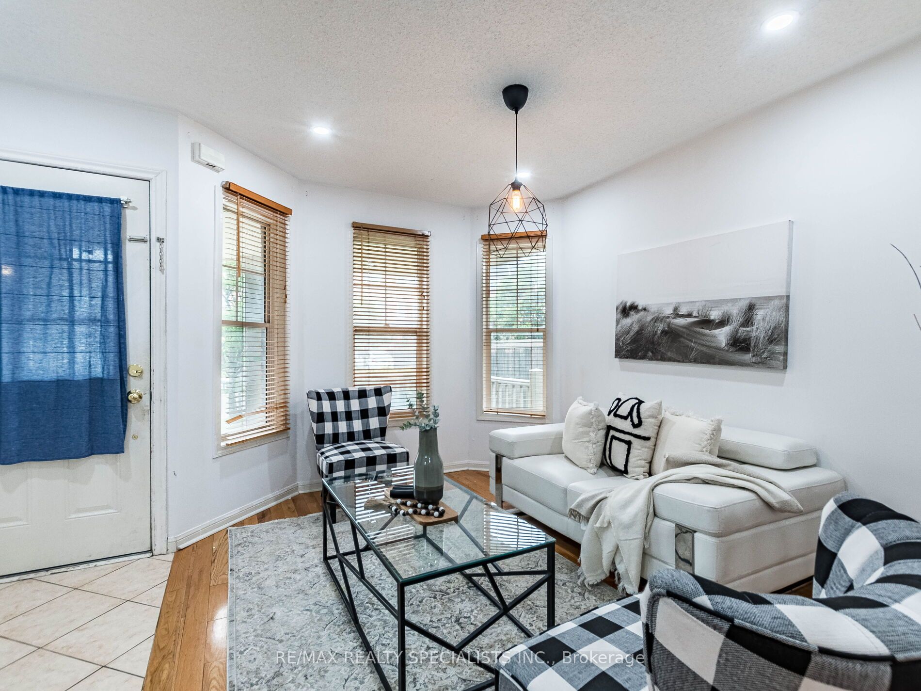 105 DECKER HOLLOW Circle