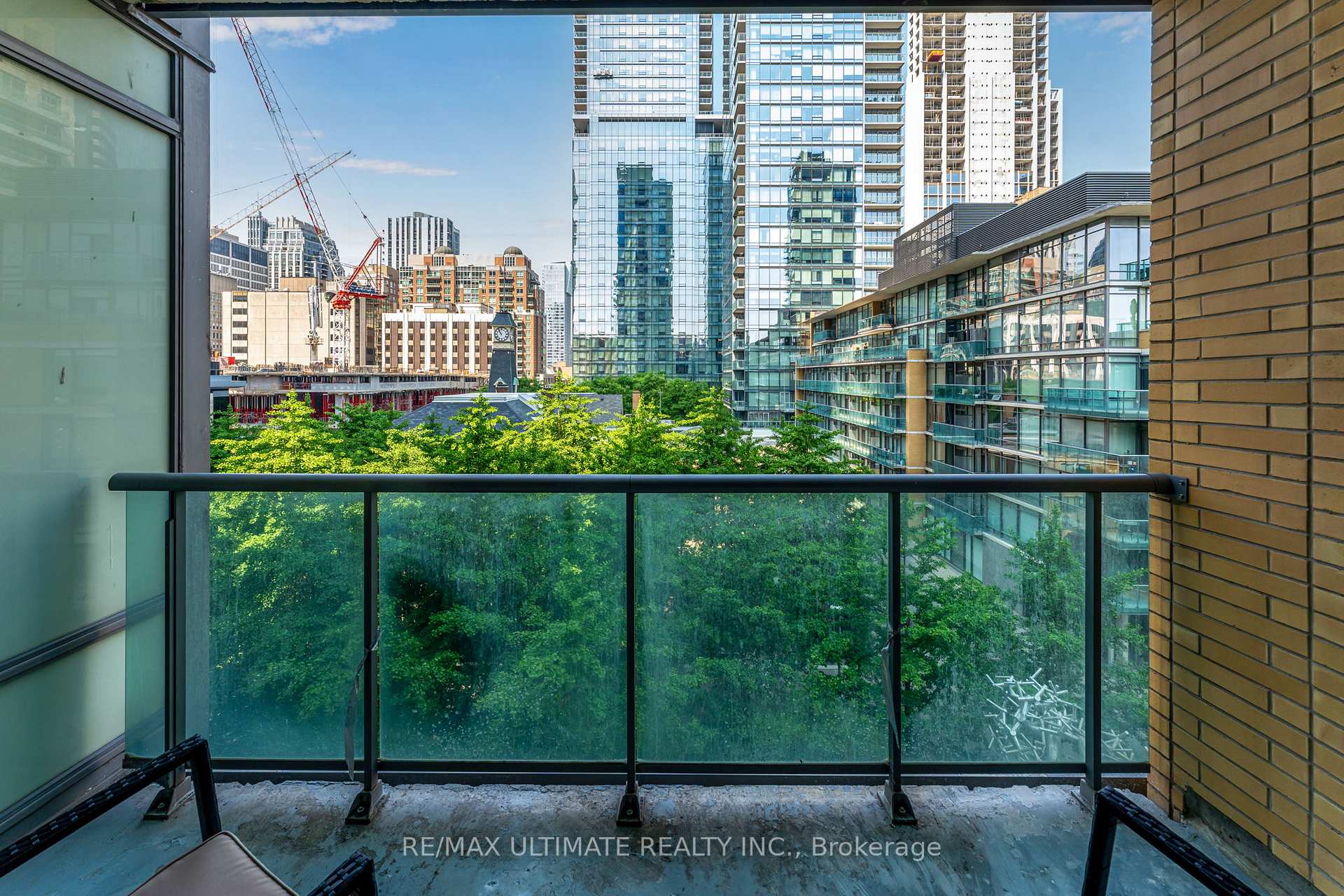 2 Bedrooms Condo at 18 Yorkville, Toronto For sale