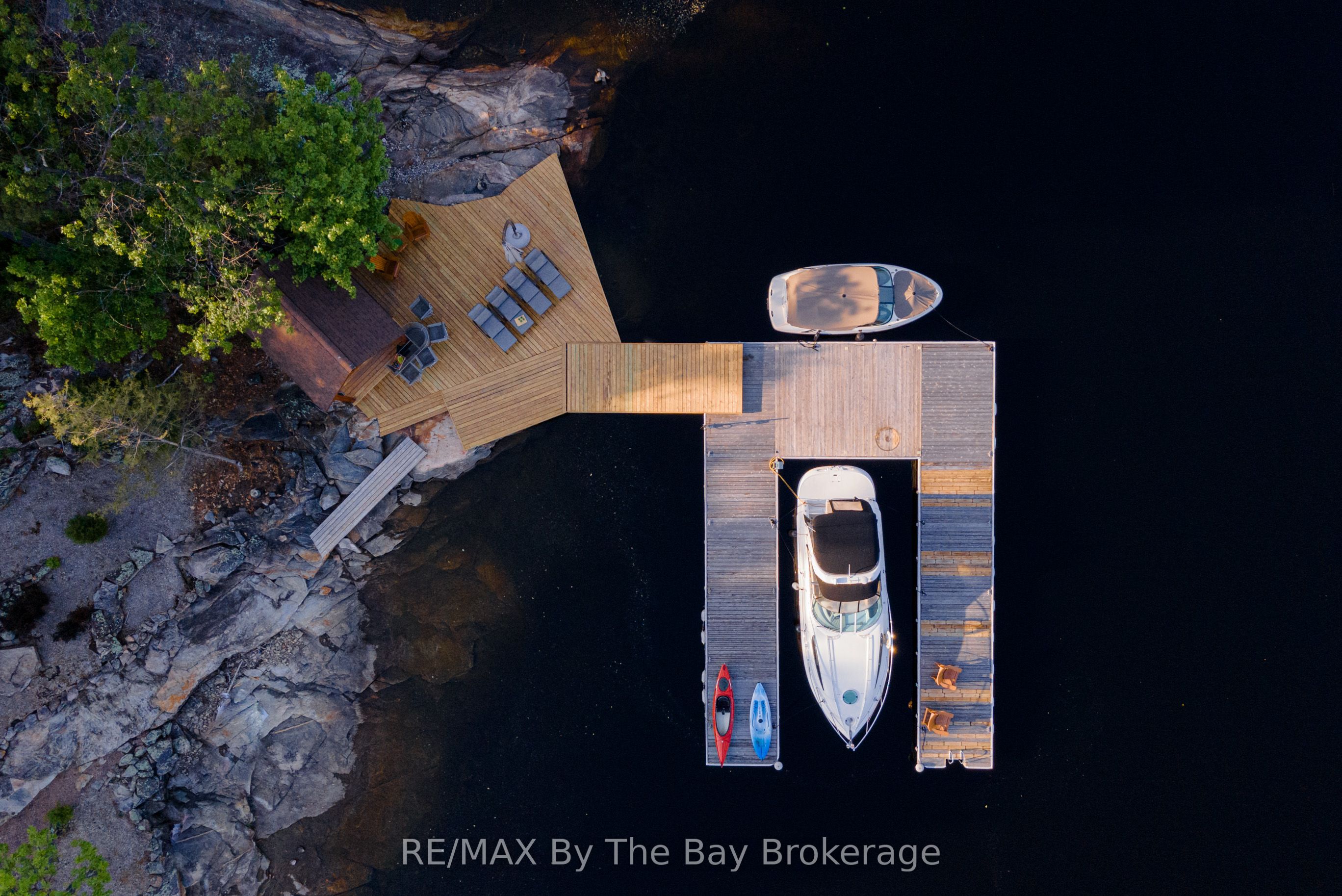 12 Island 2075, Georgian Bay, ON L0K 1S0