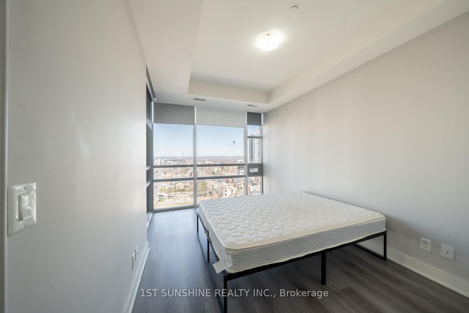 2 Bedrooms Condo at 150 MAIN,  Hamilton For sale