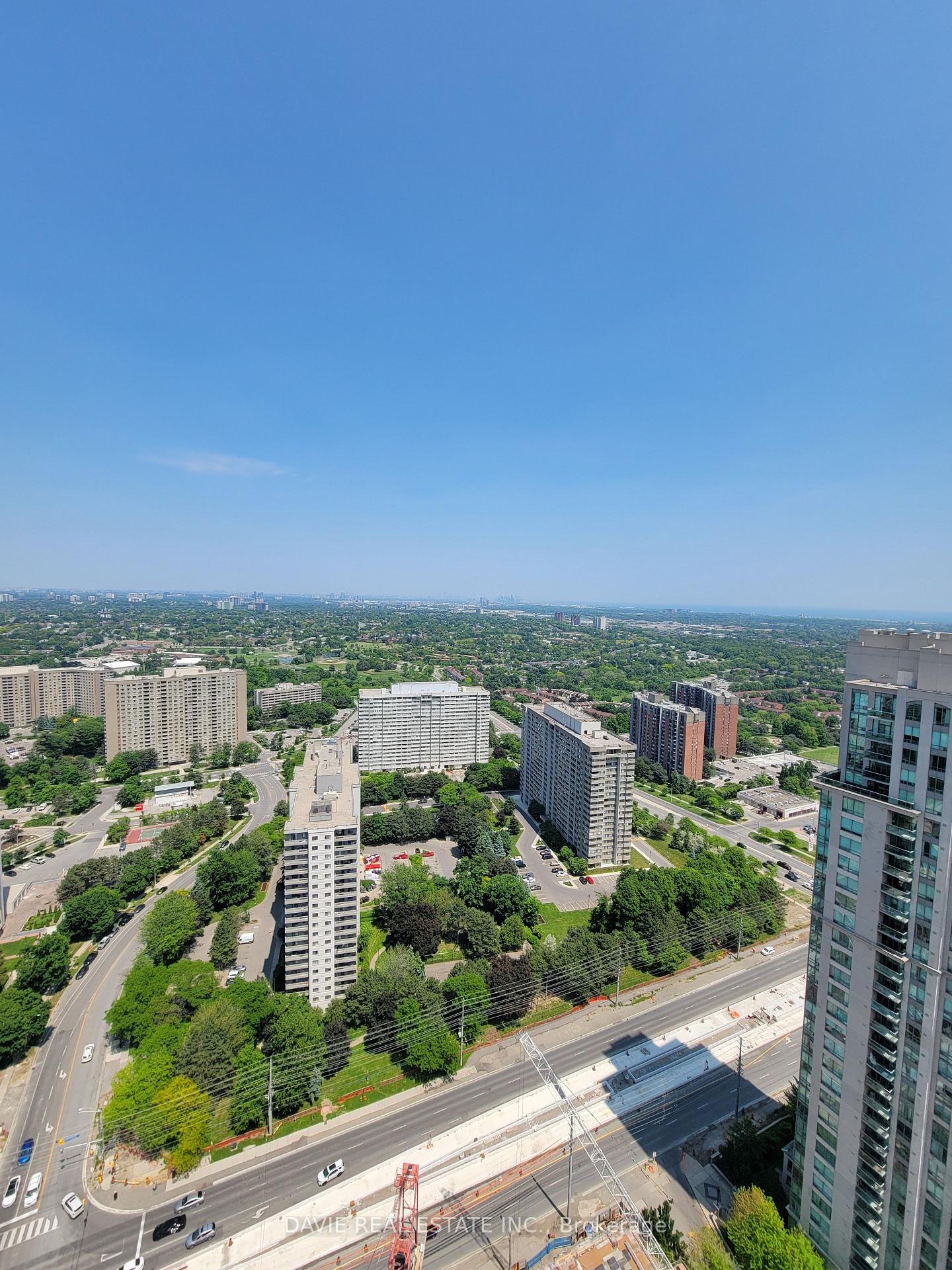 2 Bedrooms Condo at 30 Elm, Mississauga For sale