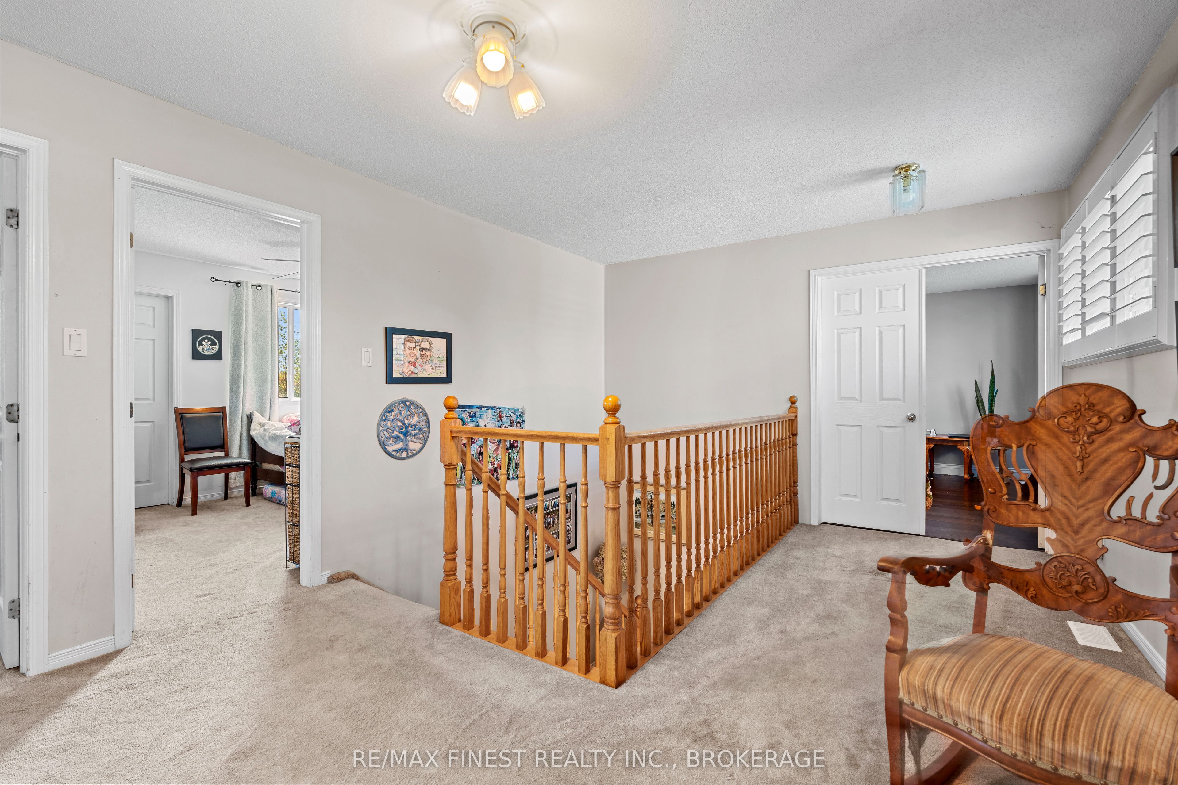 688 PARKSIDE Crescent