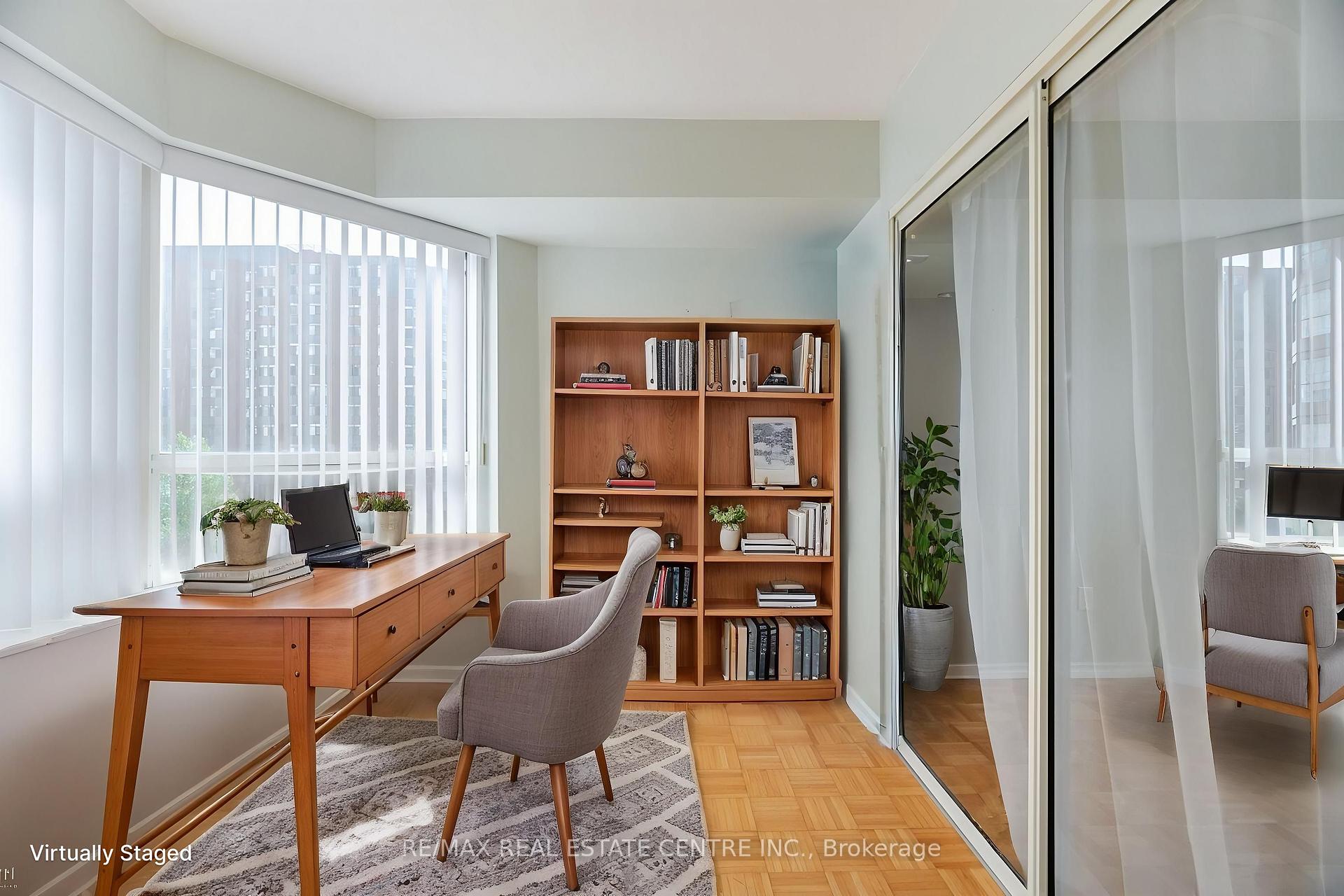 3 Bedrooms Condo at 335 Webb, Mississauga For sale