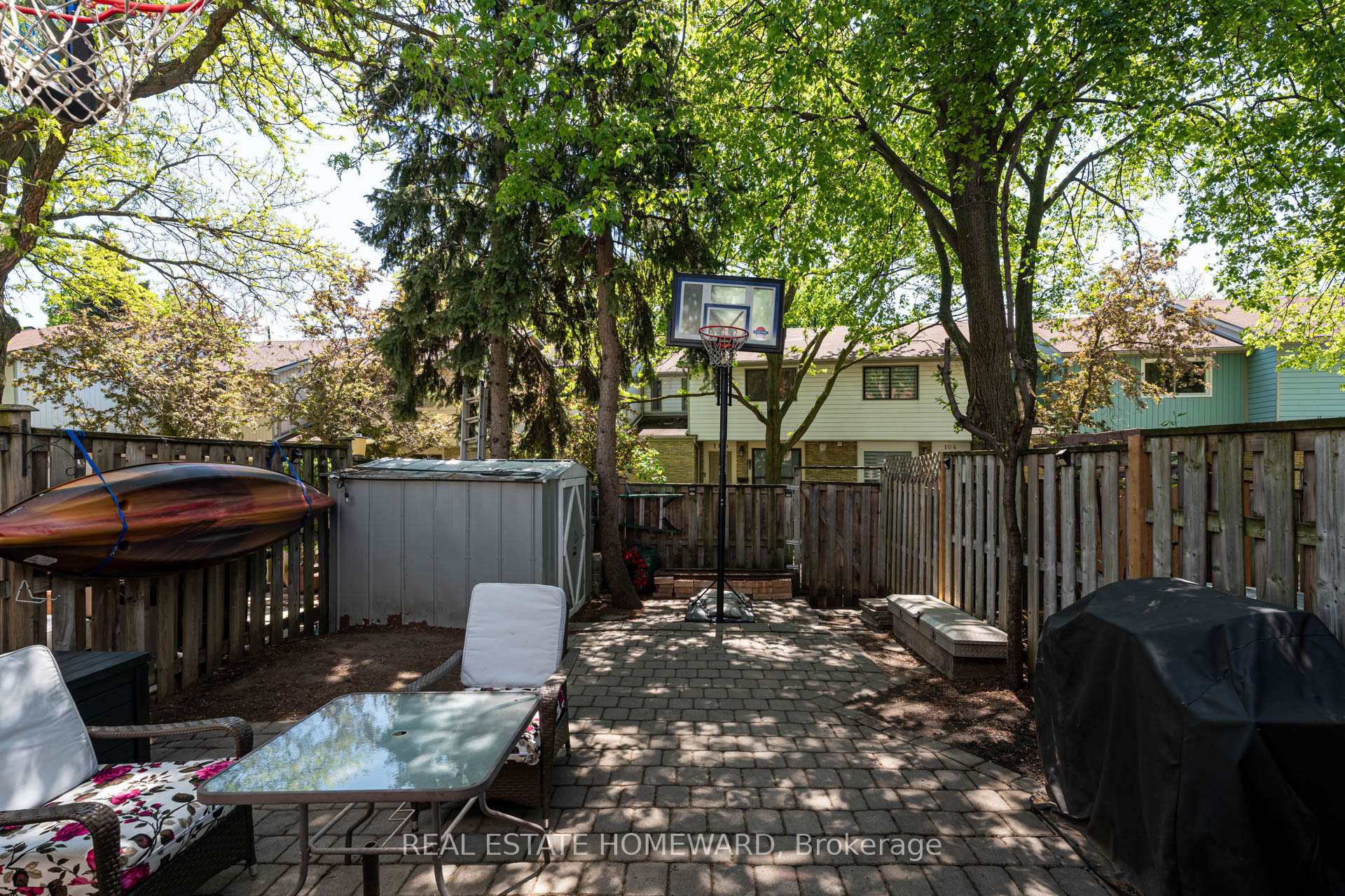 3 Bedrooms Condo at 6540 Falconer, Mississauga For sale