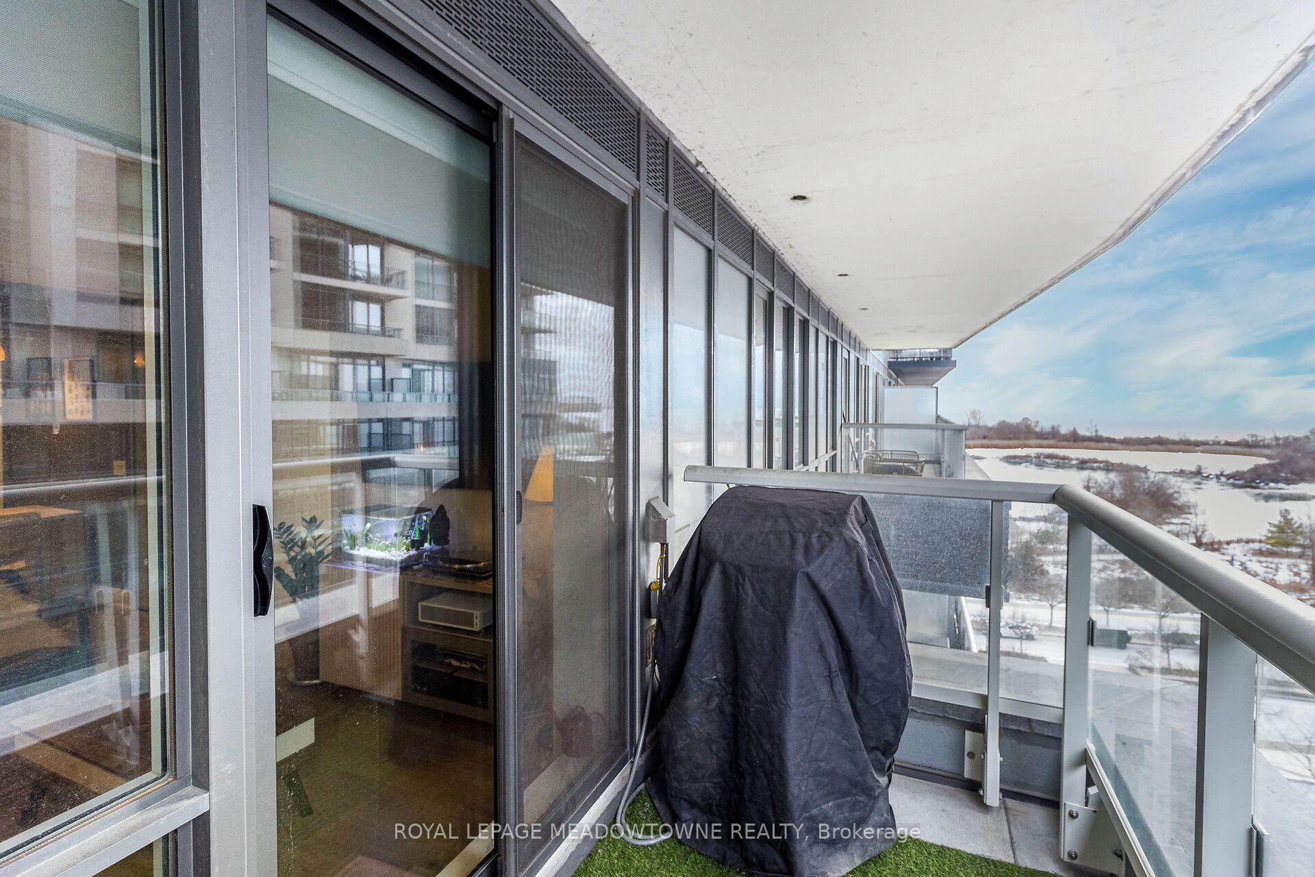 2 Bedrooms Condo at 110 Marine Parade, Toronto For sale