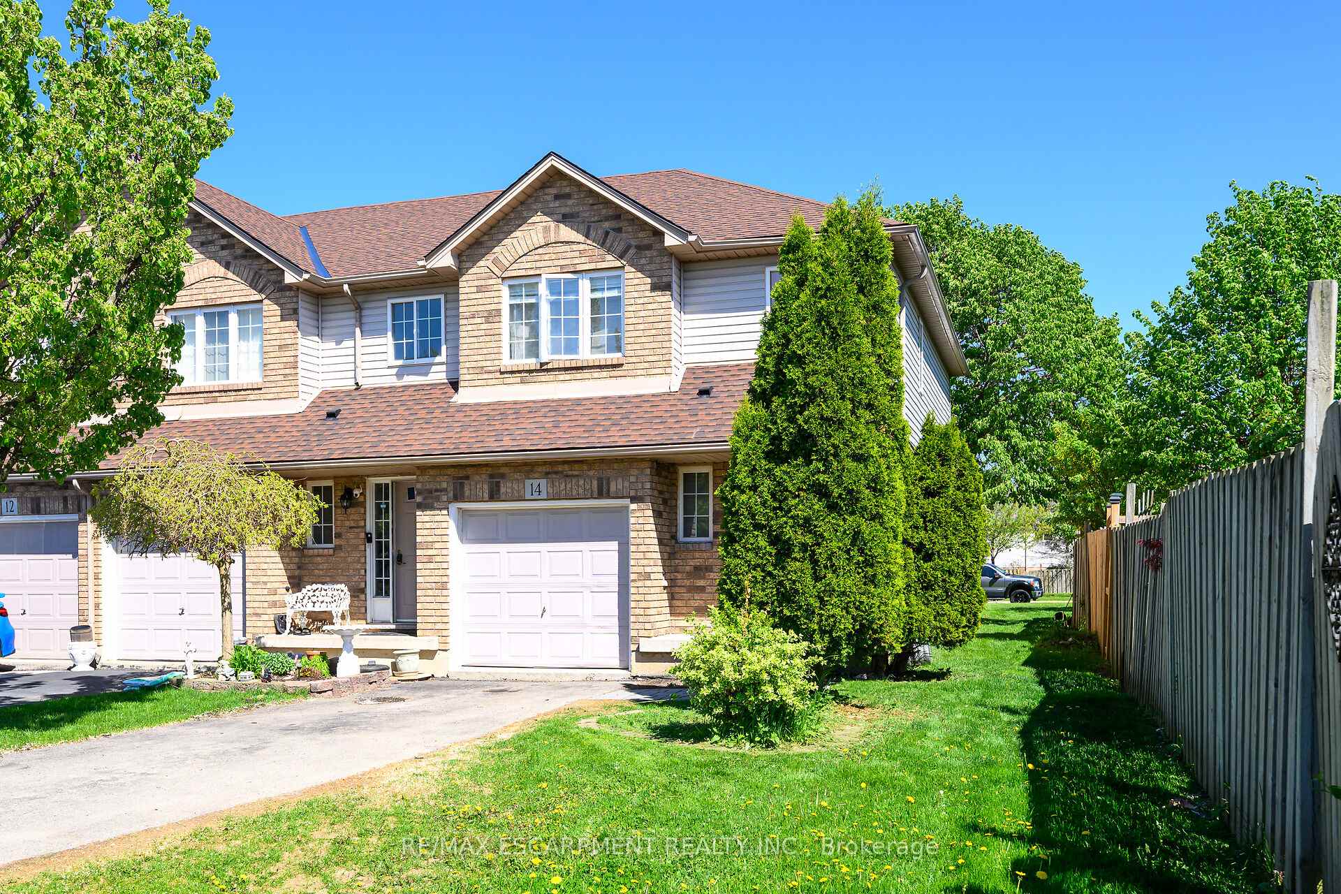 4 Bedrooms Condo at 134 Terni, Hamilton For sale