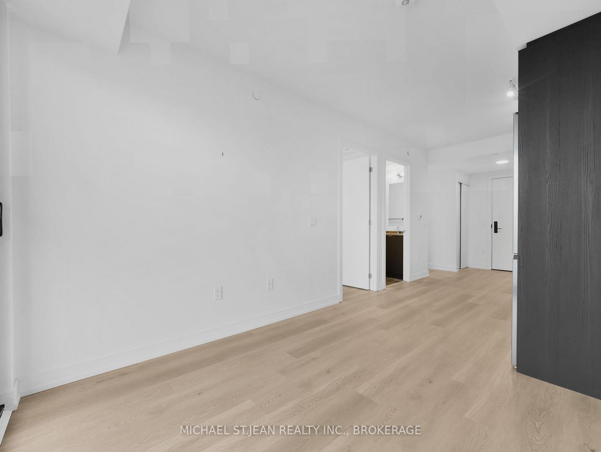 1 Bedroom Condo at 1 Jarvis,  Hamilton For sale