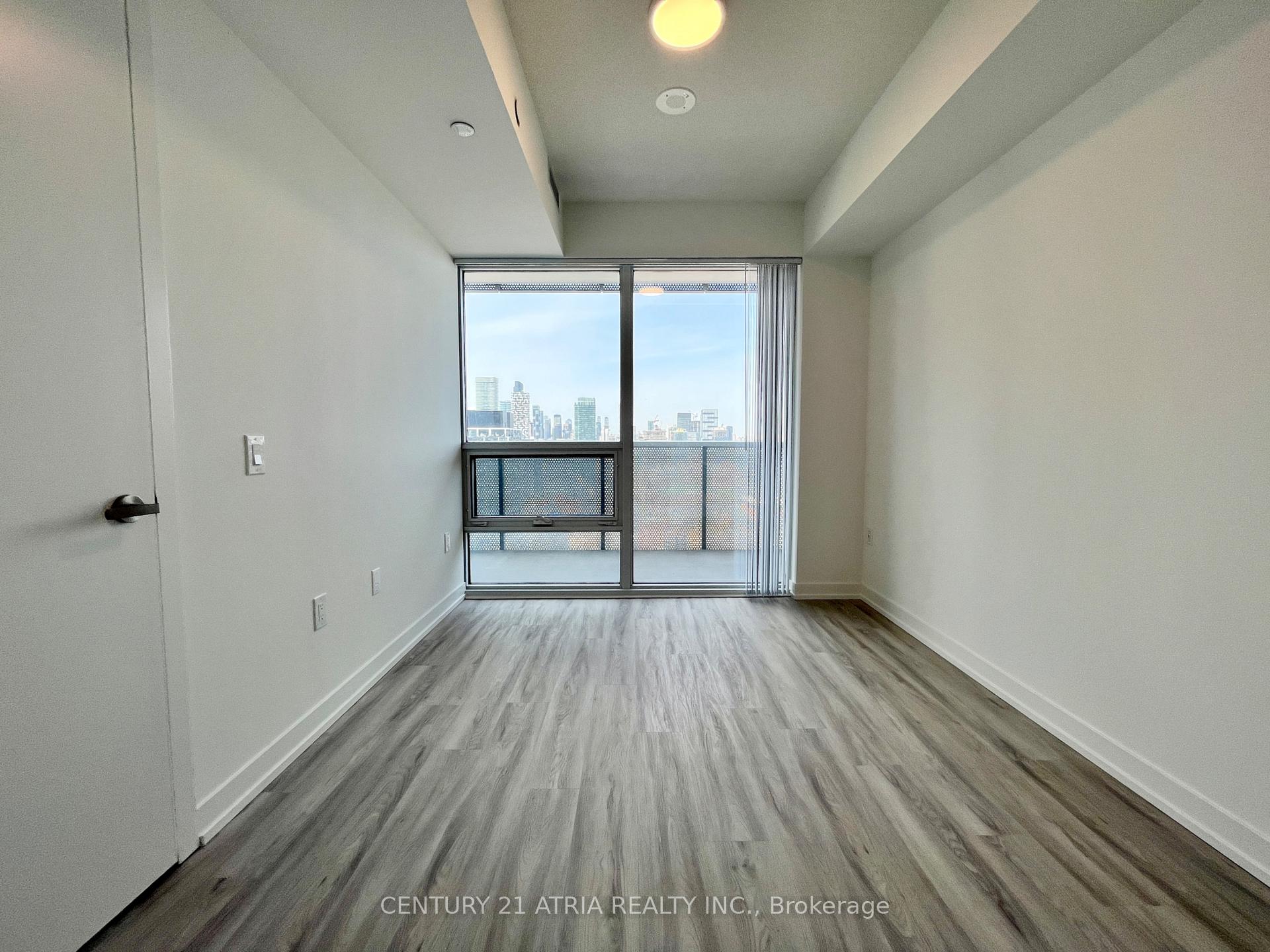 2 Bedrooms Condo at 55 Cooper, Toronto For sale