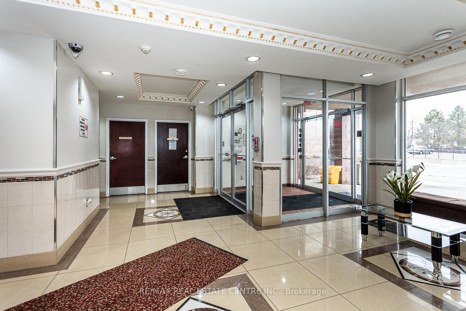 3 Bedrooms Condo at 7405 Goreway, Mississauga For sale