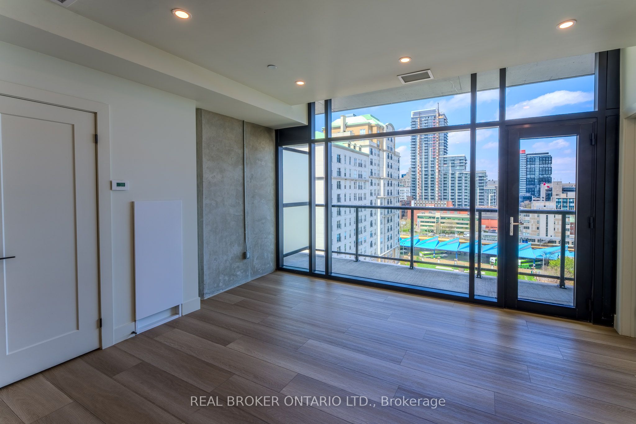 24 Augusta Street, #802