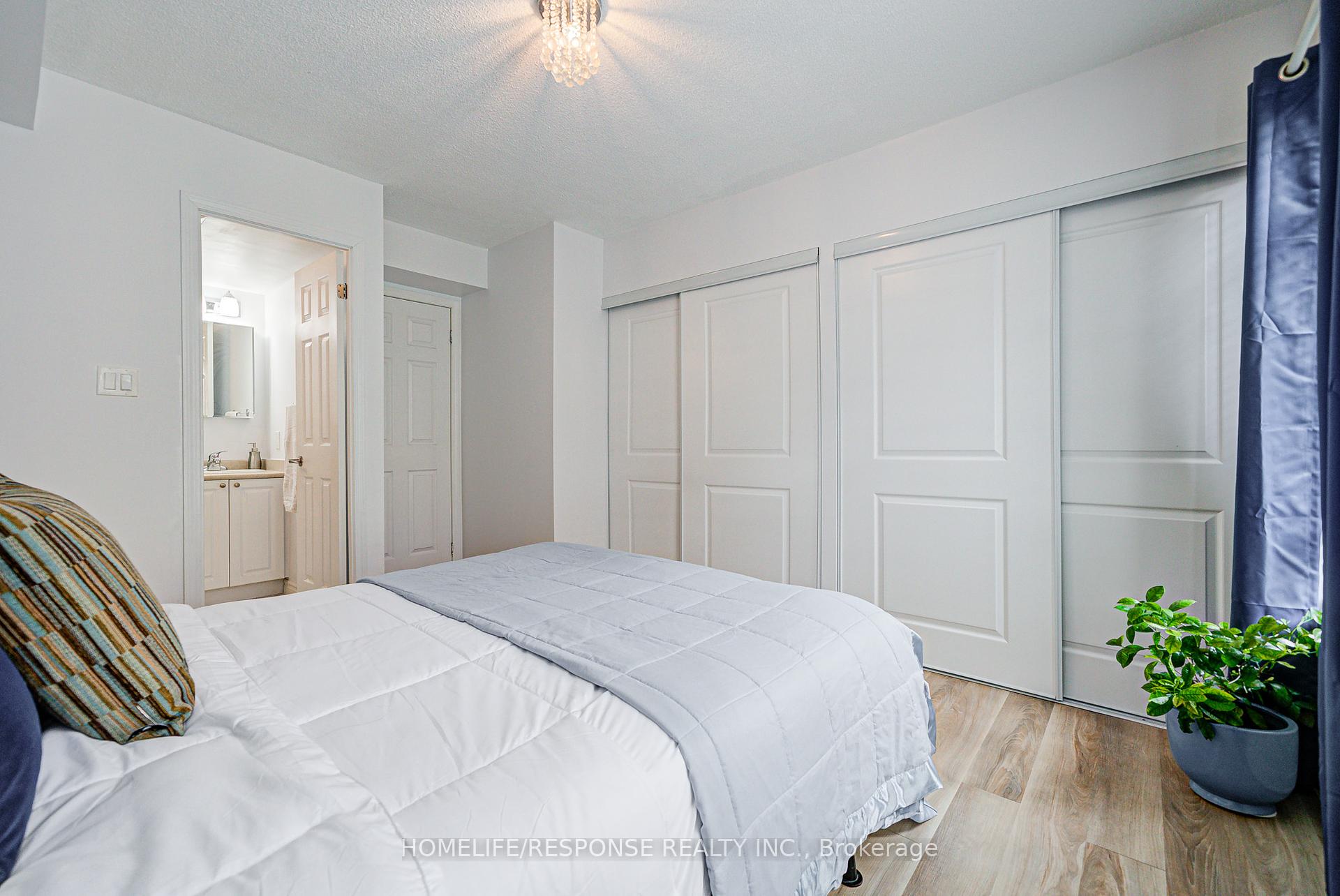 3 Bedrooms Condo at 35 Elsie, Toronto For sale