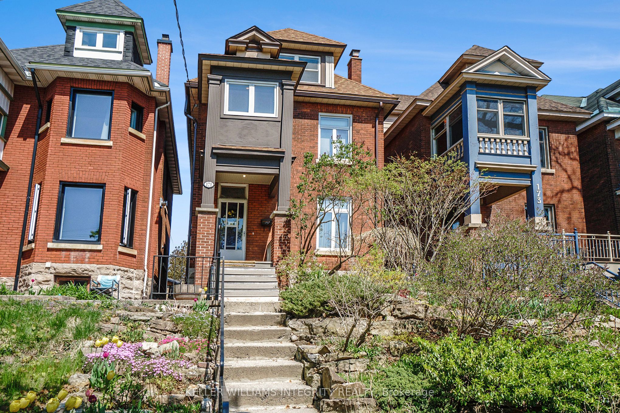 171 Irving Avenue, WestCentreTown, ON K1Y 1Z6