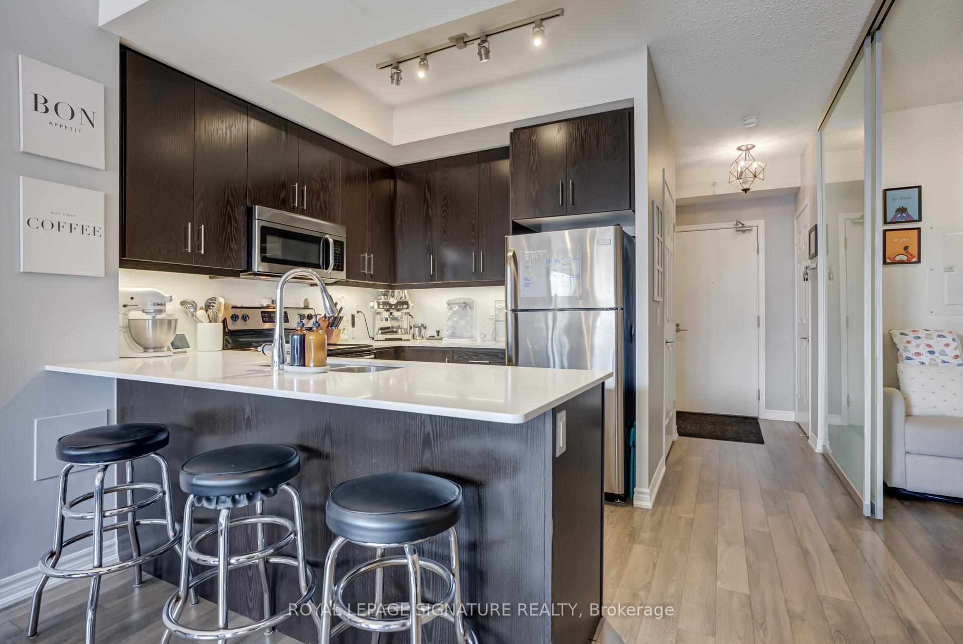 2 Bedrooms Condo at 15 James Finlay, Toronto For sale