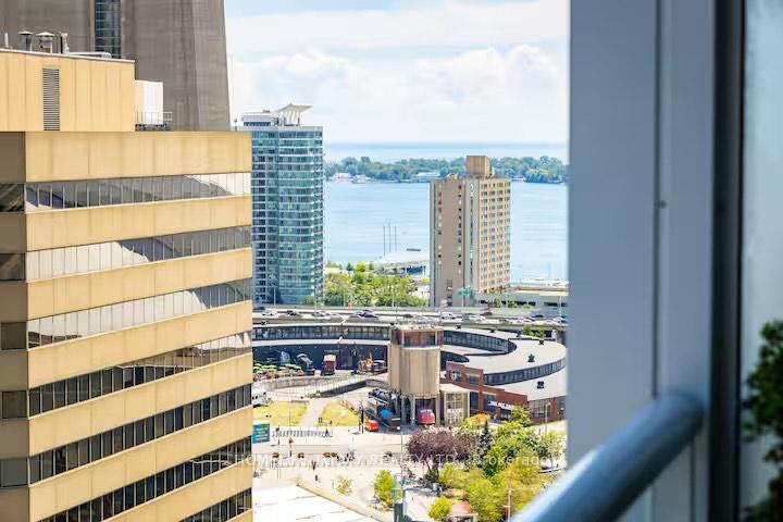 2 Bedrooms Condo at 300 Front, Toronto For sale