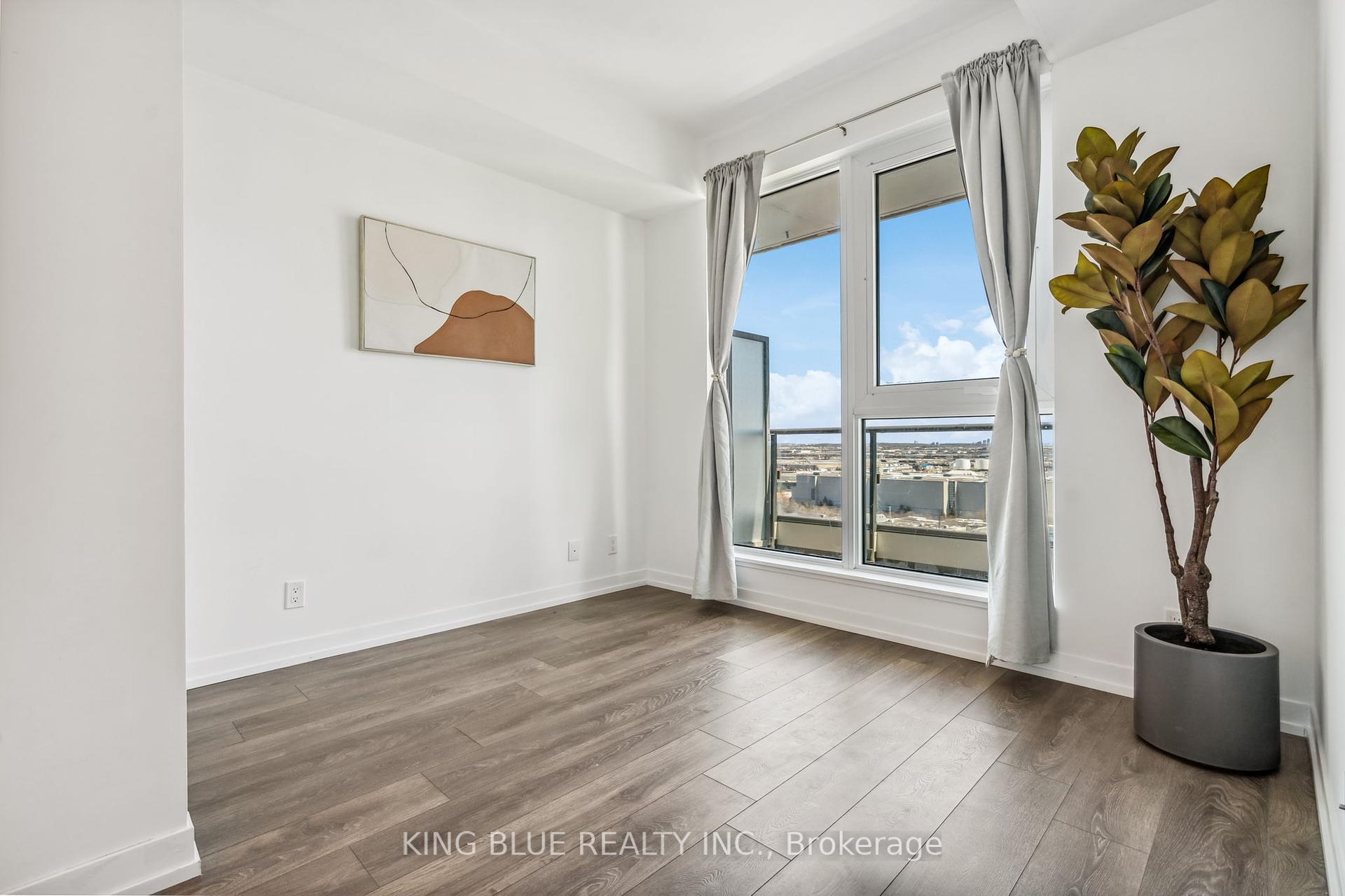 2 Bedrooms Condo at 950 Portage,  Vaughan For sale