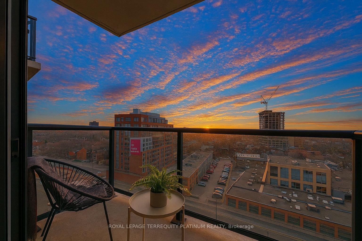 2 Bedrooms Condo at 1420 Dupont, Toronto For sale