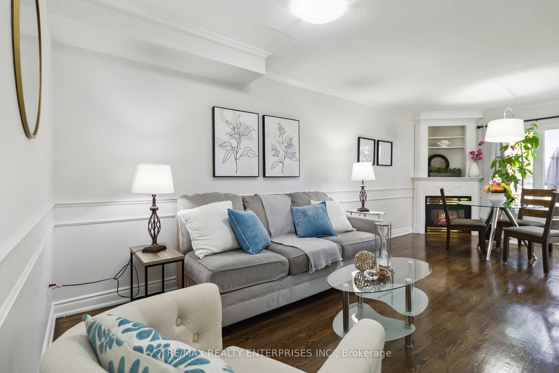 3 Bedrooms Condo at 1588 South Parade, Mississauga For sale
