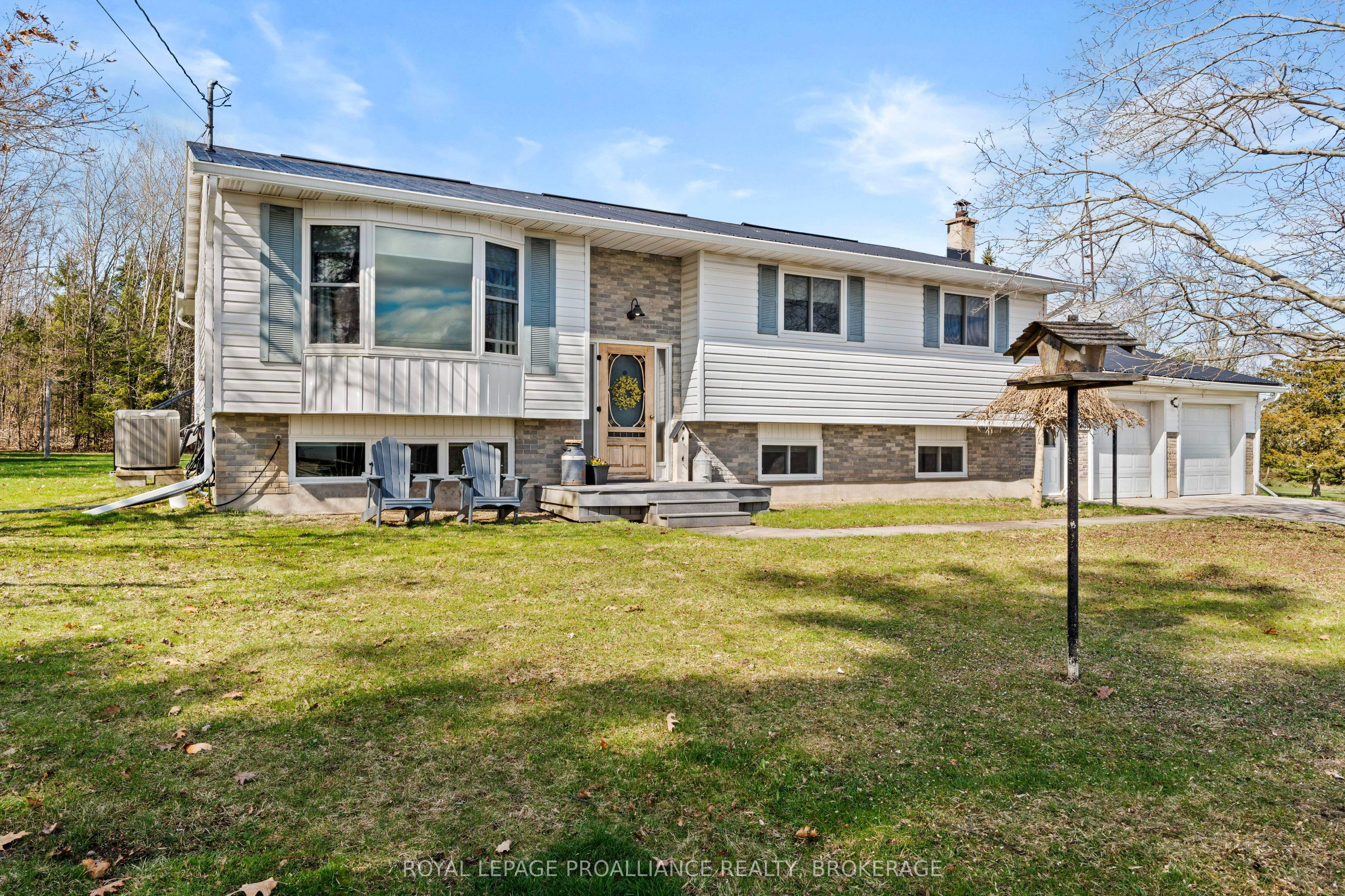 1996 Ormsbee Road, South Frontenac, ON K0H 1H0