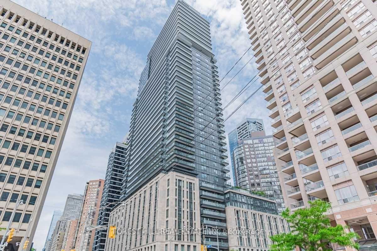 2 Bedrooms Condo at 955 Bay, Toronto For sale