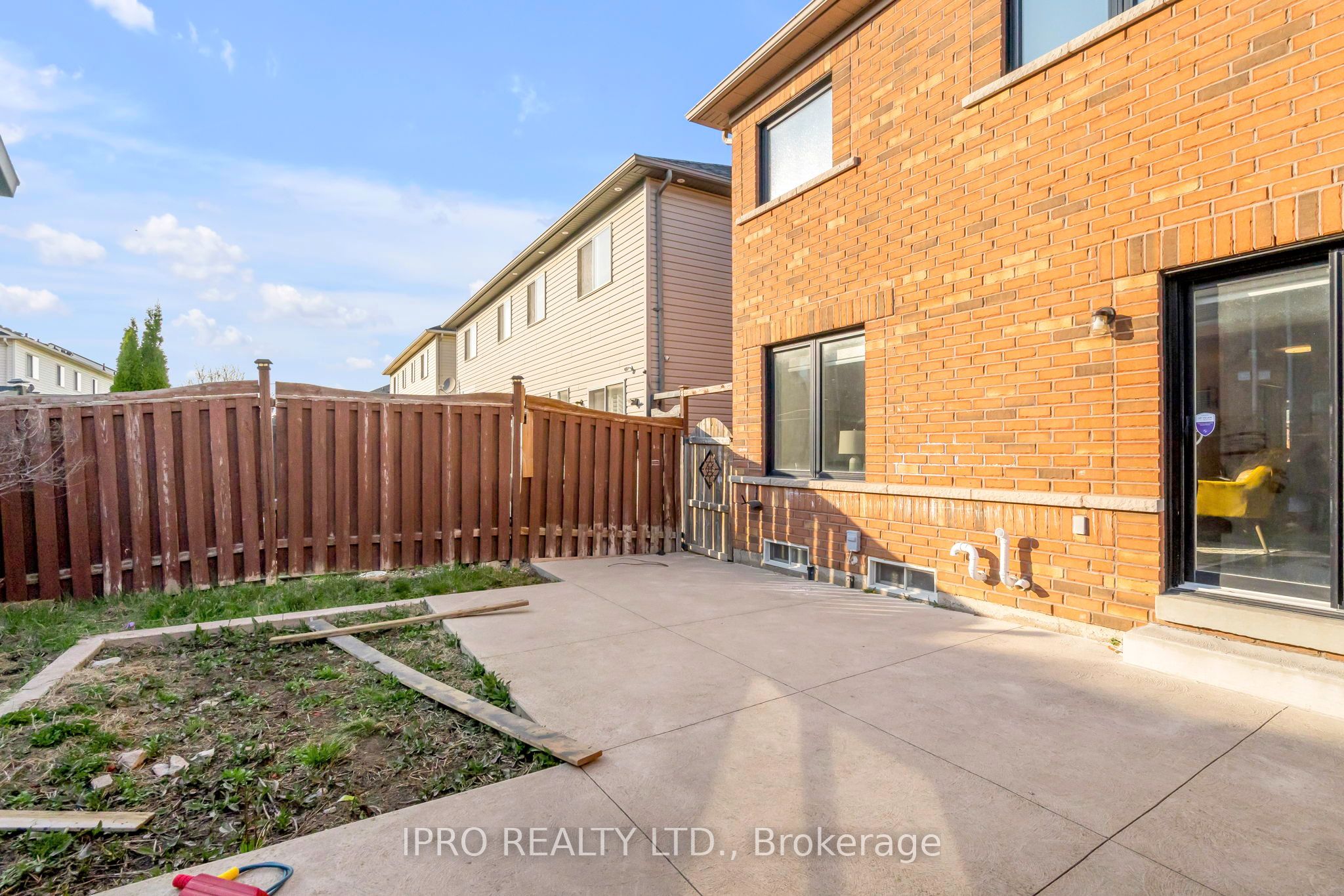 147 Waters Boulevard