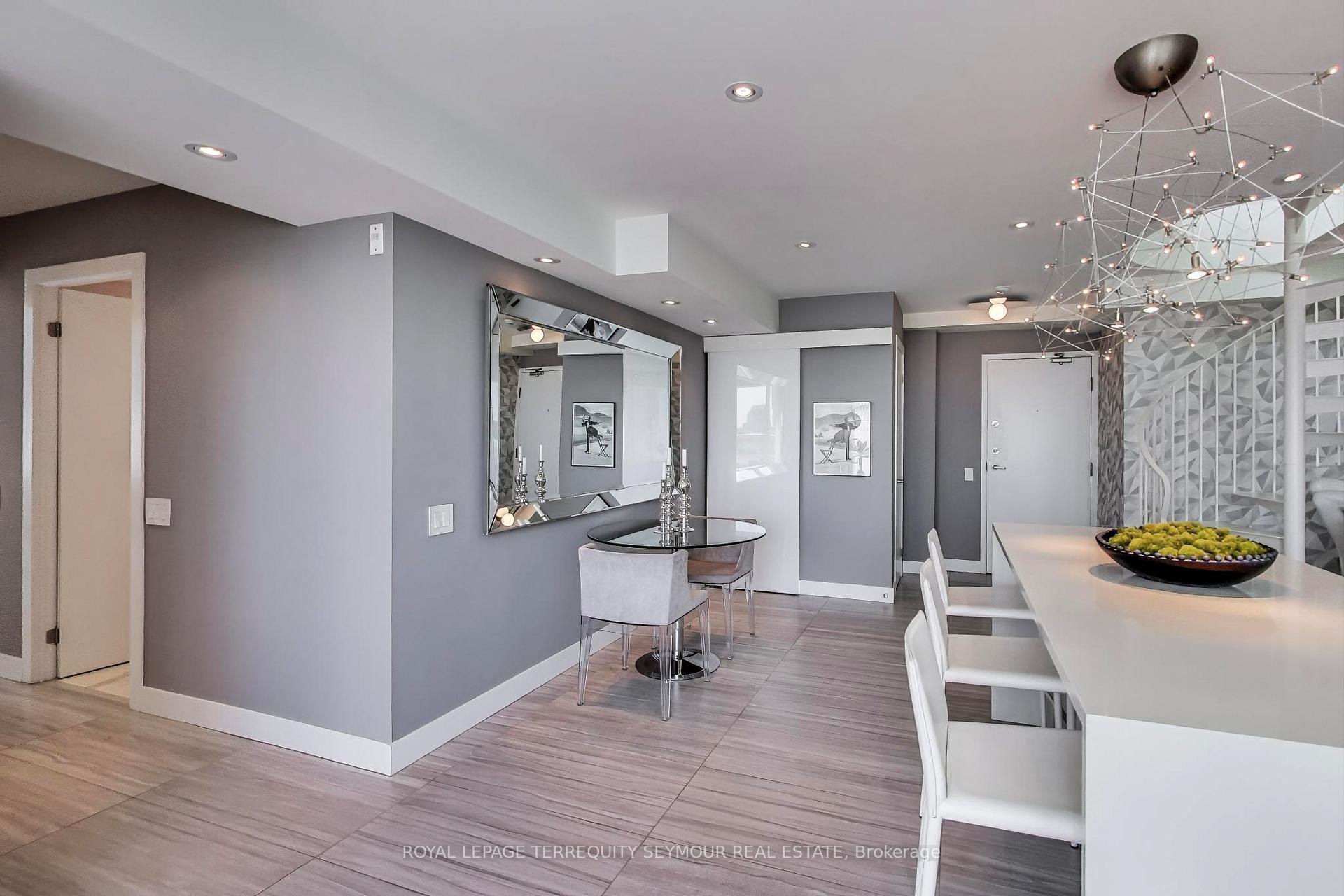 3 Bedrooms Condo at 77 Lombard, Toronto For sale