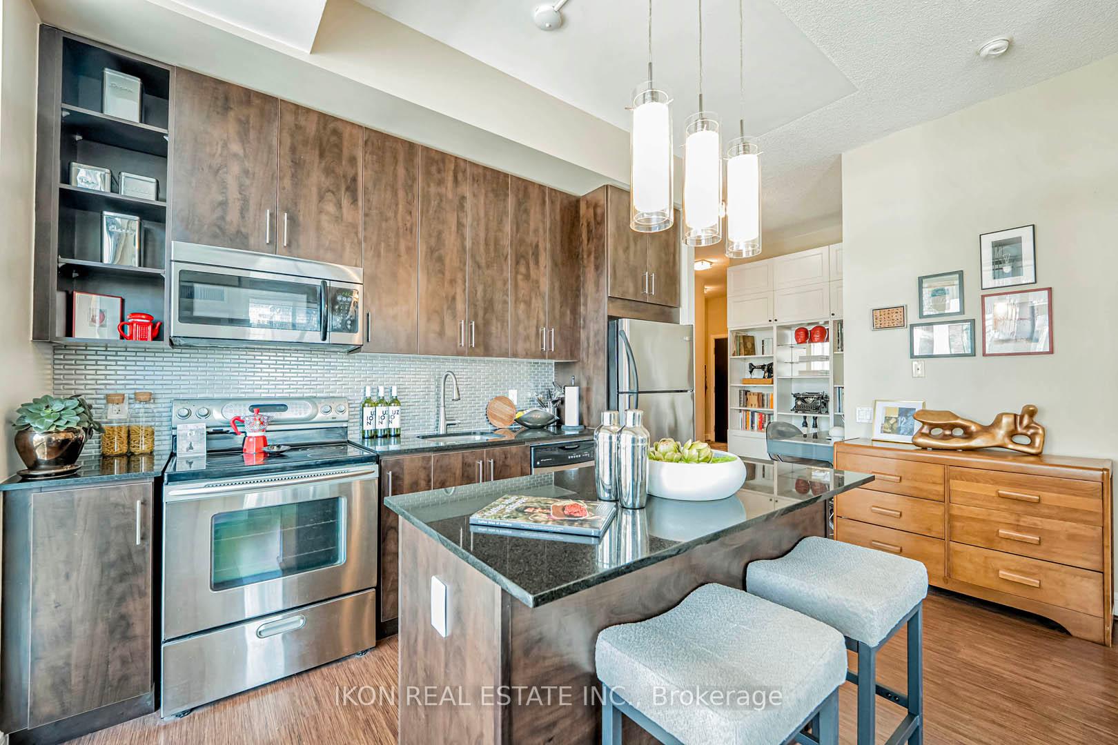 3 Bedrooms Condo at 116 George, Toronto For sale