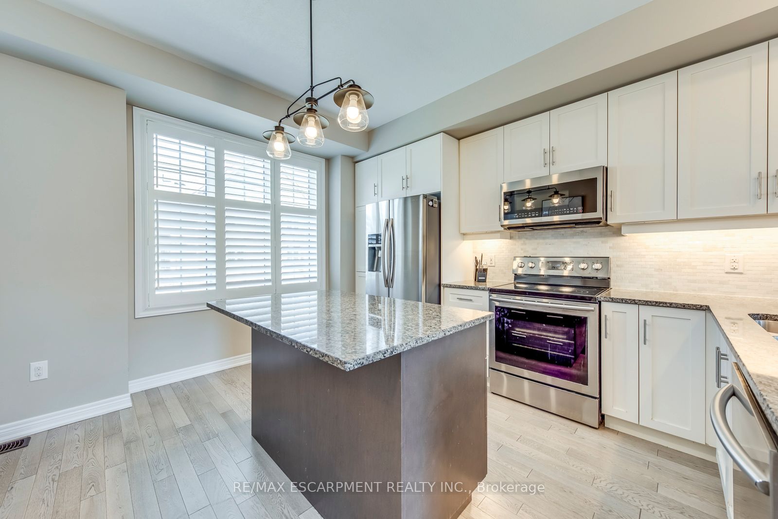 386 Belcourt Common