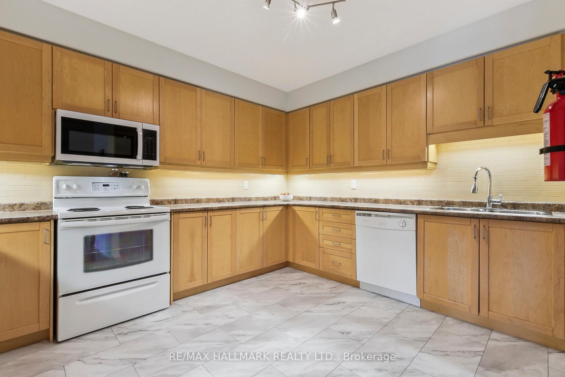 2 Bedrooms Condo at 1 Lawlor, Toronto For sale