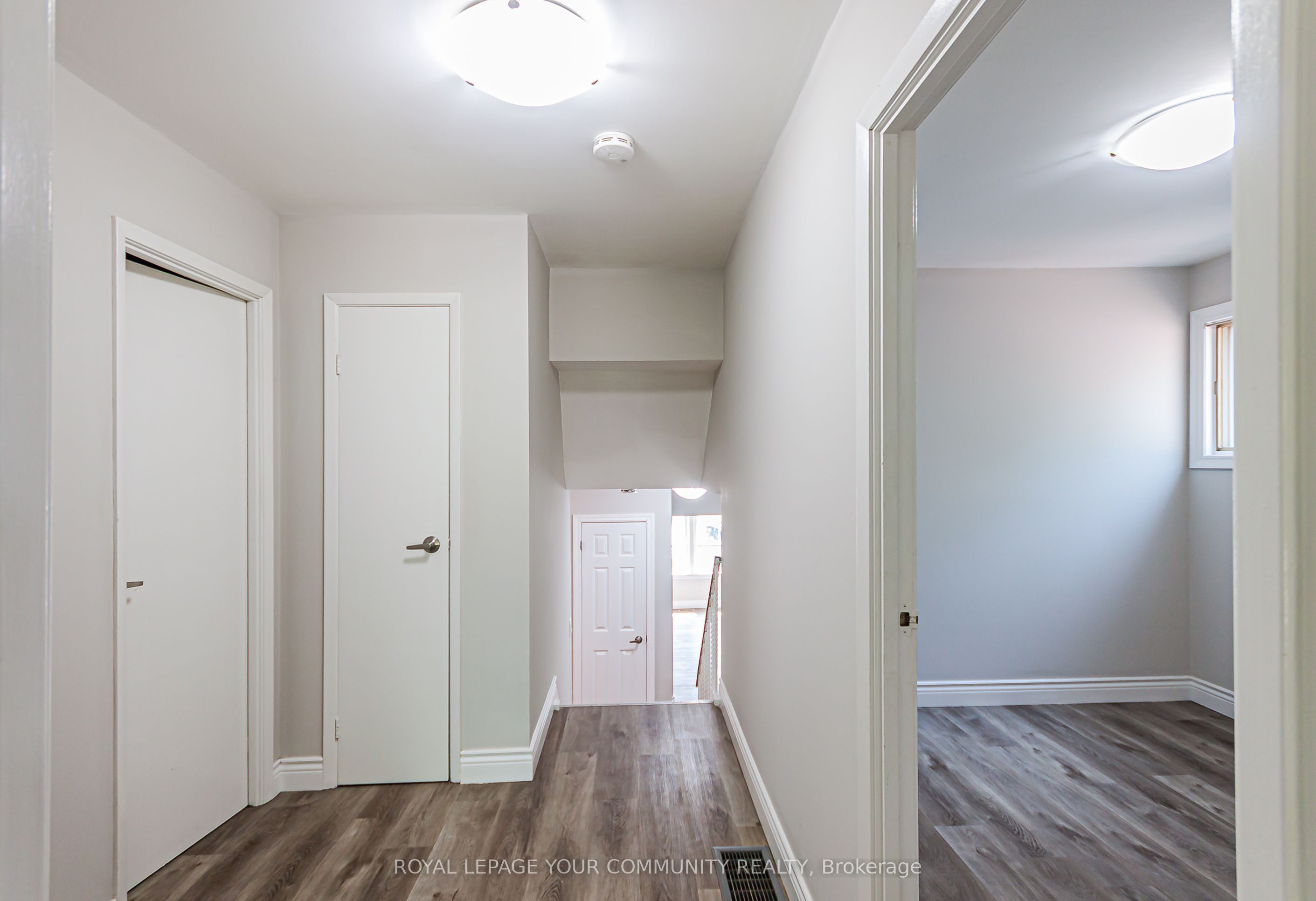 21 Ashdale Court