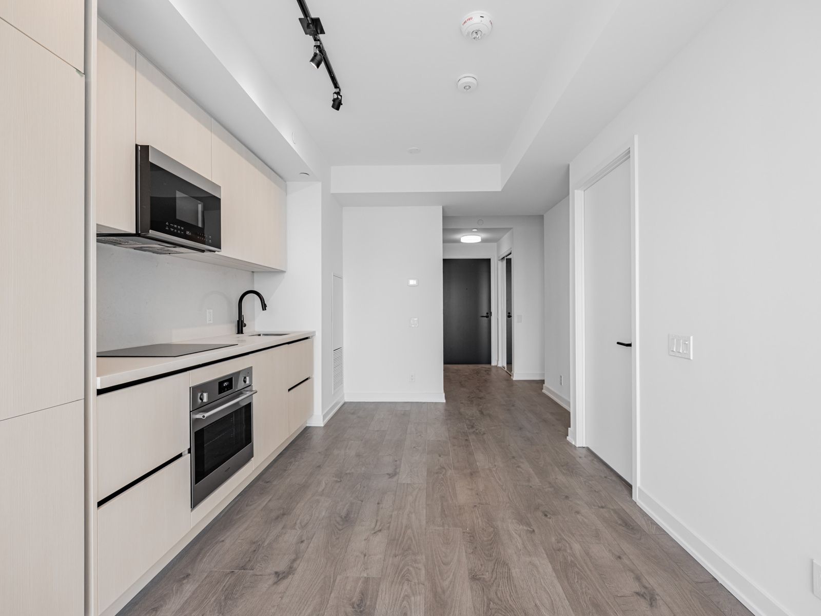 108 Peter Street 4807