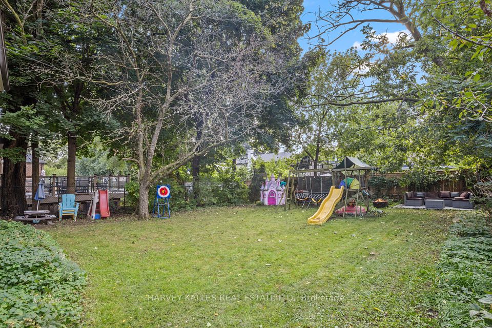 14 Lawnhurst Boulevard