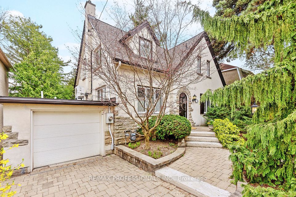 1370 Islington